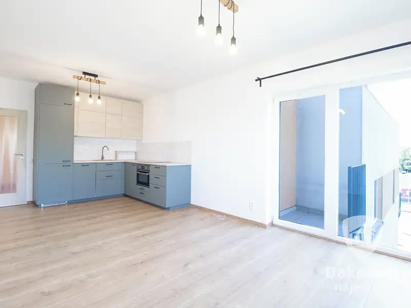 Pronájem bytu 2+kk 53 m², Milovice – náhled fotky 2
