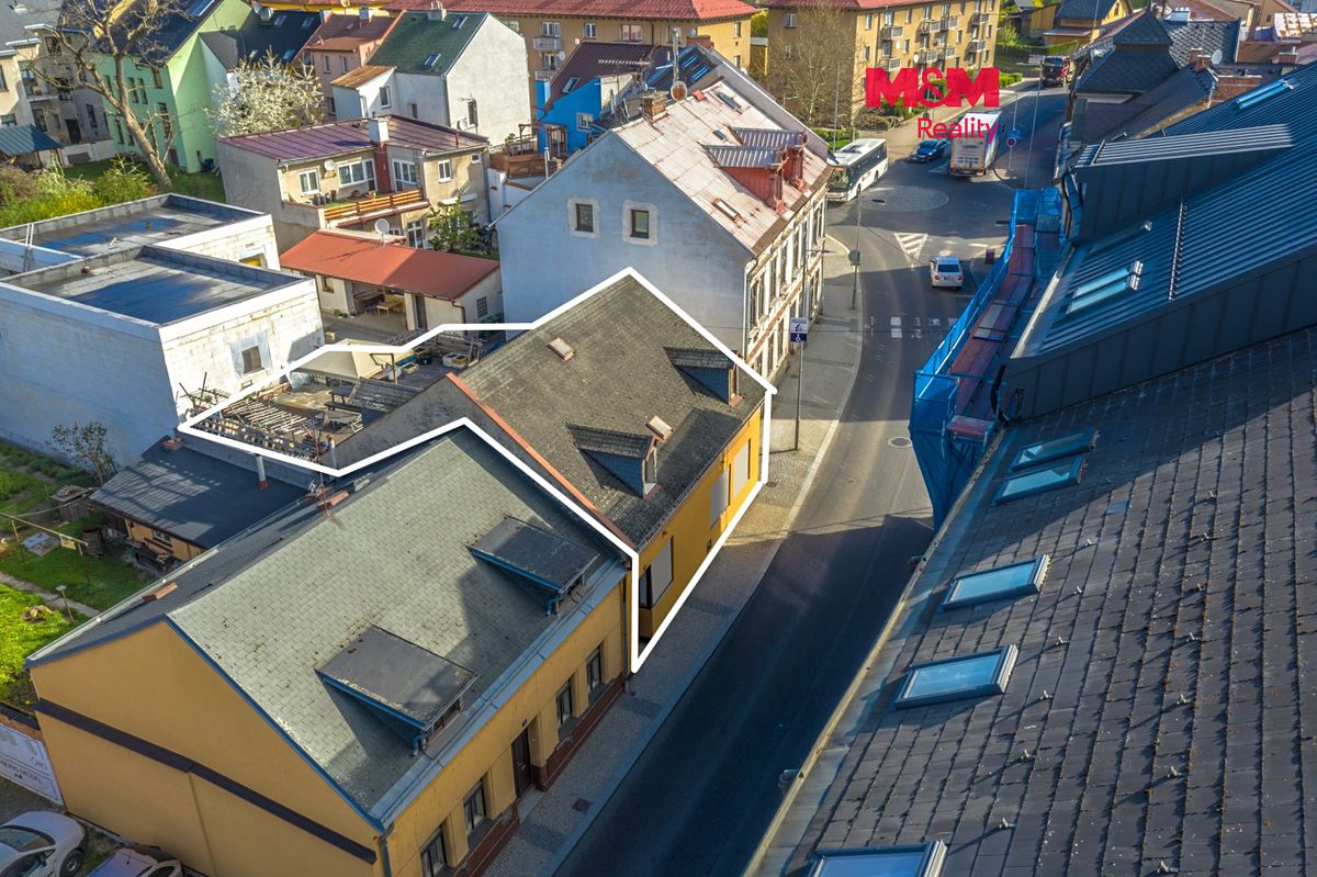 Prodej rodinného domu 223 m², pozemek 182 m², Turnov – fotka 1 z 3