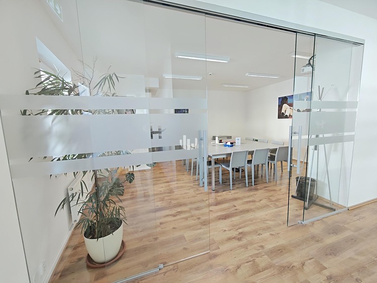 Pronájem komerčního prostoru, 373 m² (2 z 10)