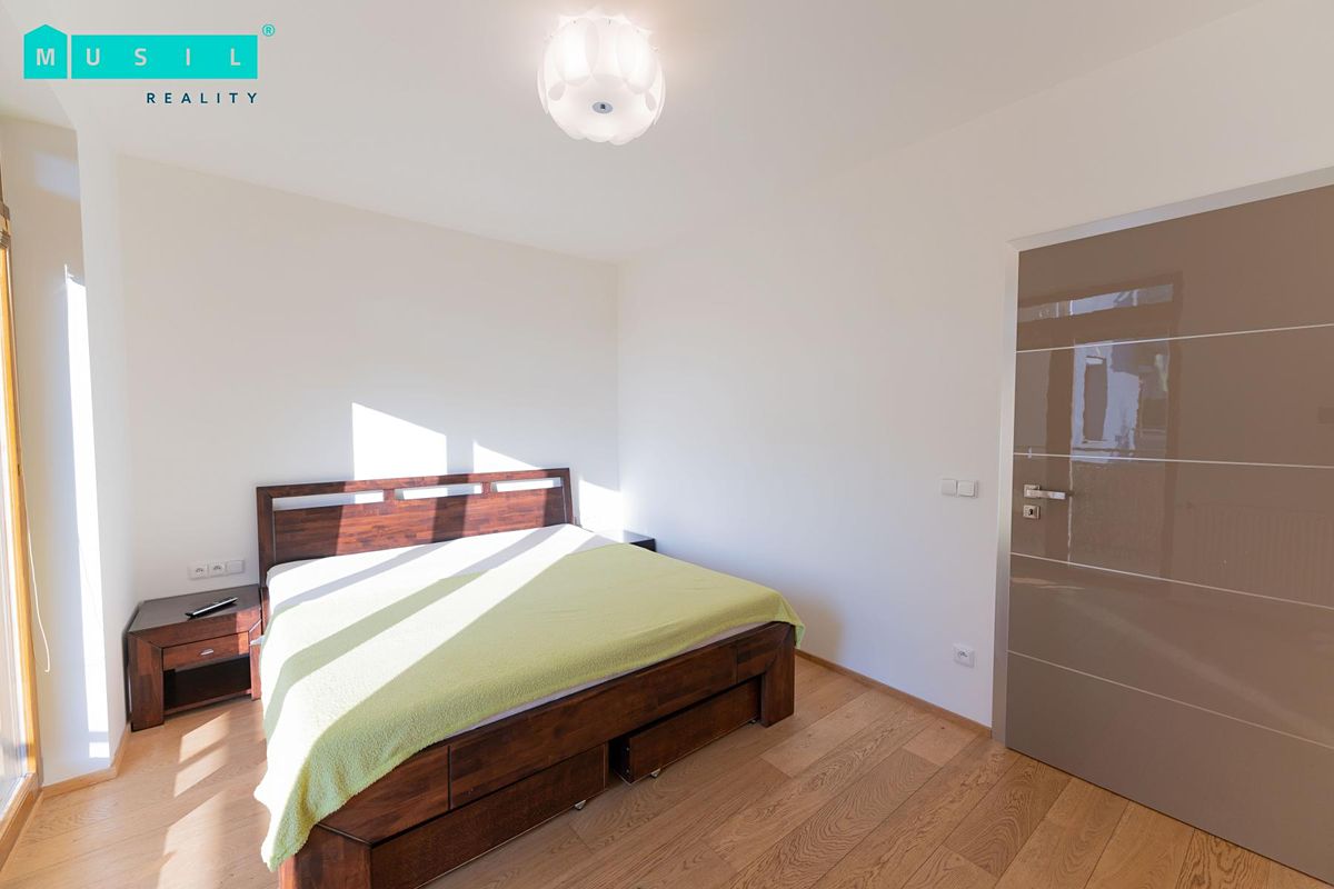 Pronájem bytu 4+kk 151 m² – fotografie 5
