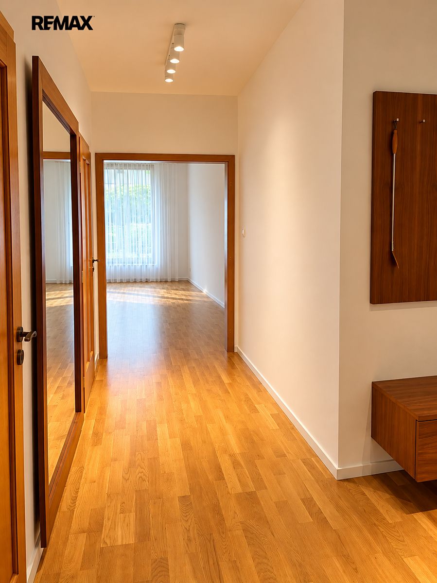 Pronájem bytu 4+kk 116 m² – fotografie 5
