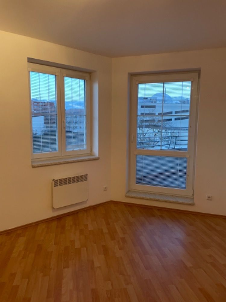 Pronájem bytu 1+kk 38 m² – fotografie 4