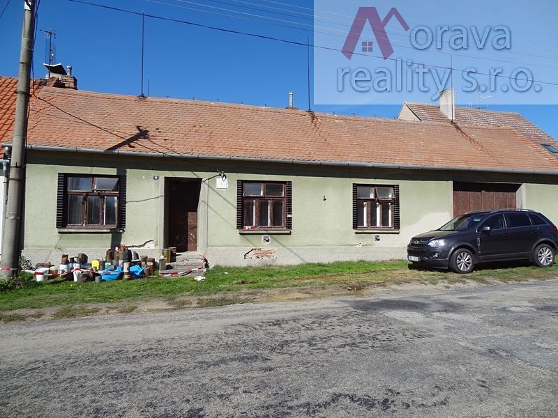 Prodej rodinného domu 135 m², pozemek 1229 m² – fotografie 2