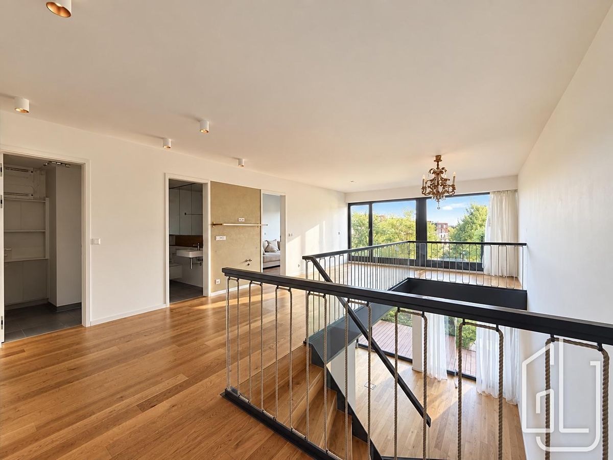 Pronájem bytu 4+kk 159 m² – fotografie 2