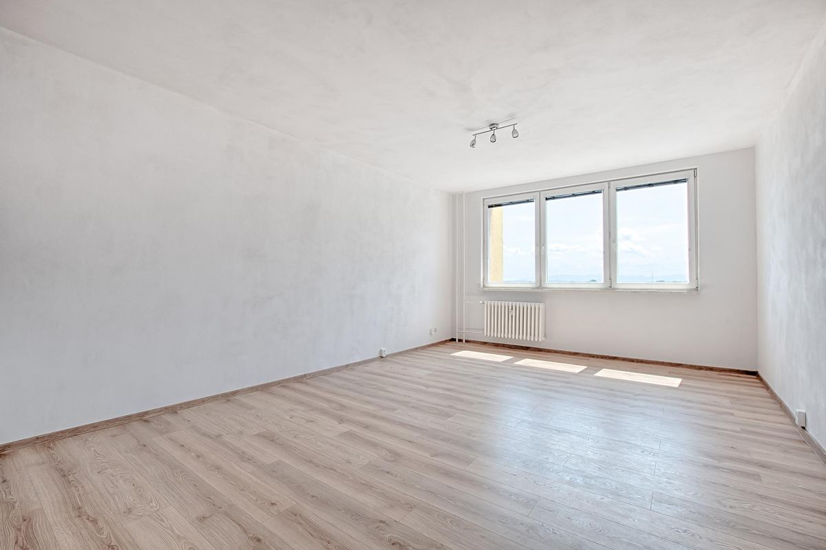 Pronájem bytu 1+kk 33 m² – fotografie 4