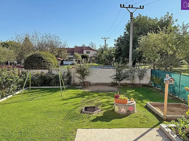 Prodej rodinného domu 215 m², pozemek 397 m², Bánov – náhled fotky 2