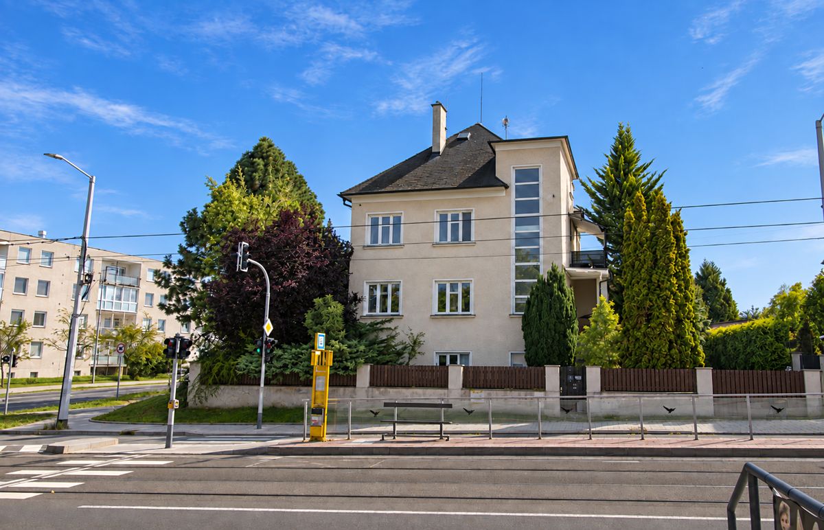Prodej vily 390 m², pozemek 901 m² – fotografie 3