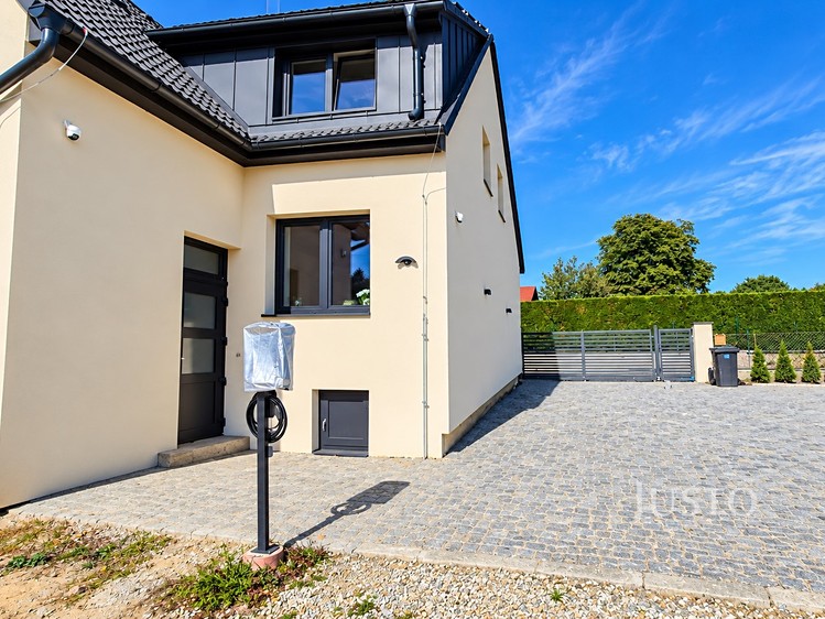 Pronájem bytu 3+kk, 50 m² (30 z 32)