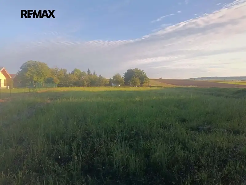 Prodej stavebního pozemku 905 m², Lutopecny – náhled fotky 2