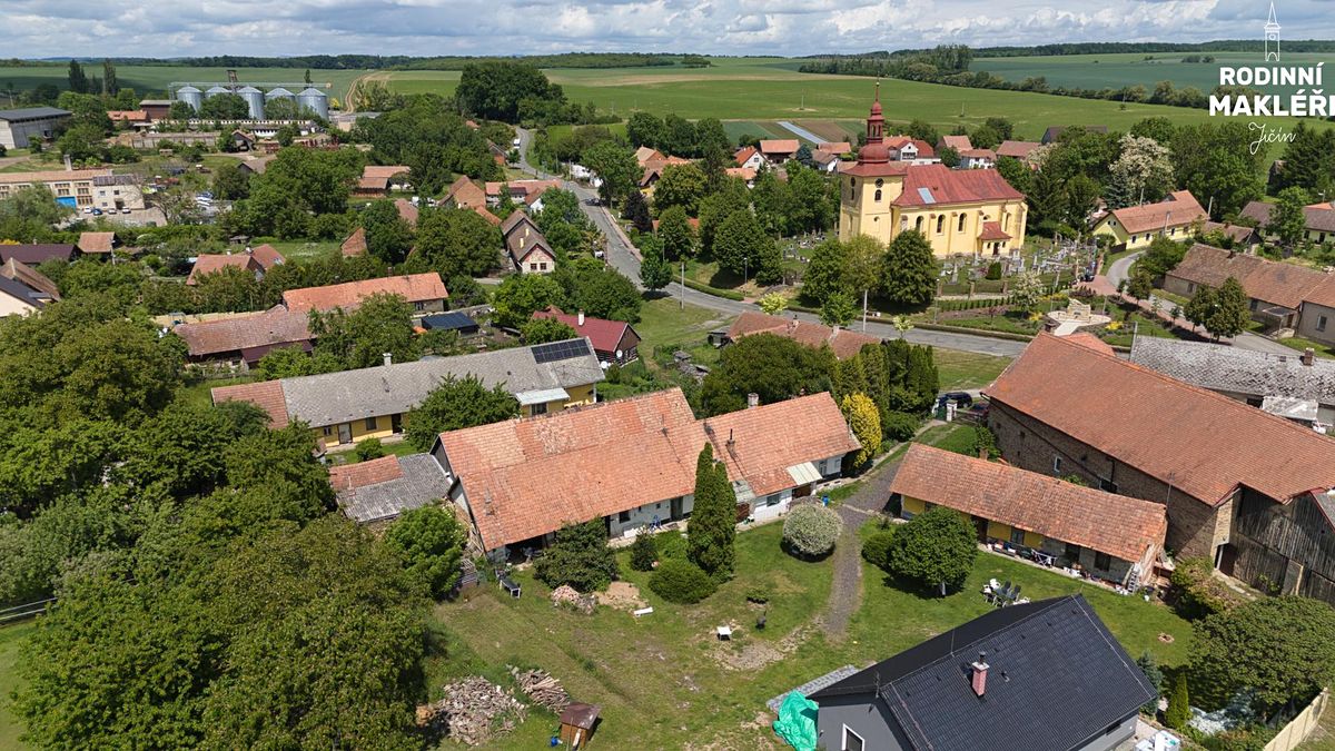 Prodej rodinného domu 100 m², pozemek 777 m² – fotografie 2