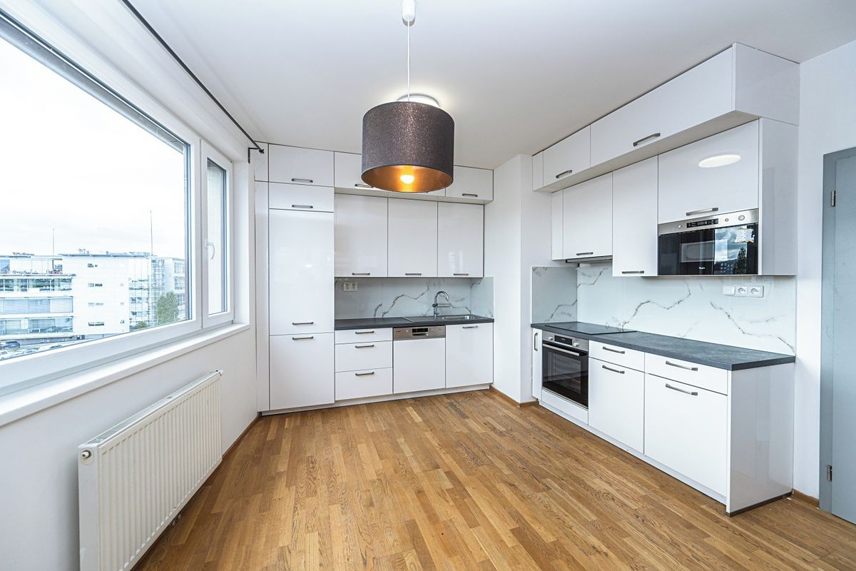 Pronájem bytu 3+kk 81 m² – fotografie 2