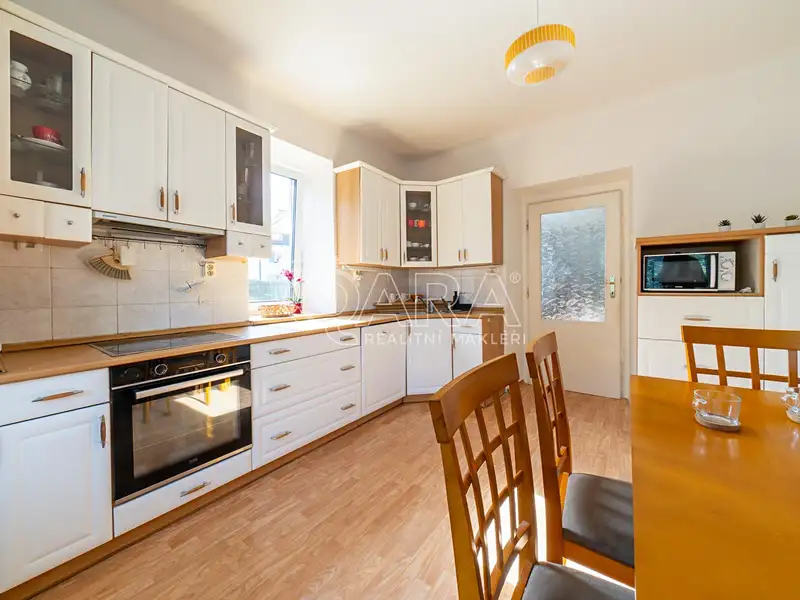 Pronájem rodinného domu 250 m², pozemek 520 m², Slatiňany – náhled fotky 3