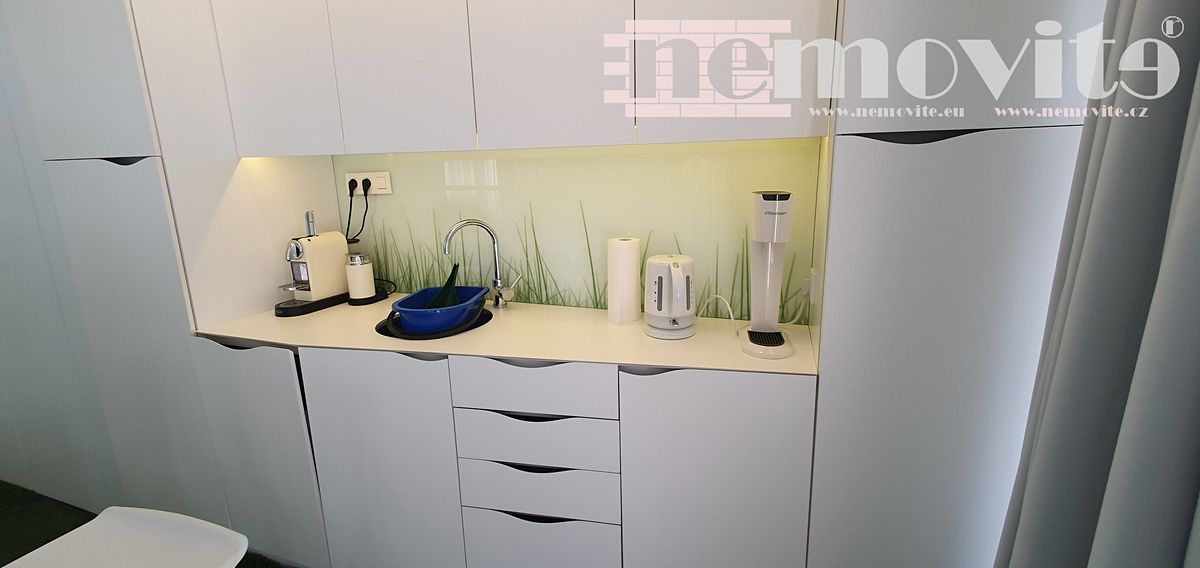 Prodej kanceláře 59 m² – fotografie 3