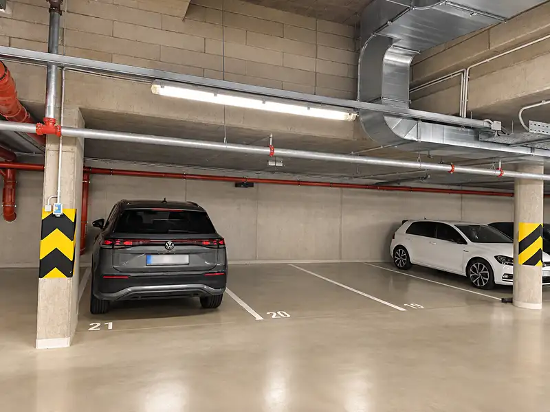 Pronájem garážového stání 13 m², Praha – náhled fotky 2