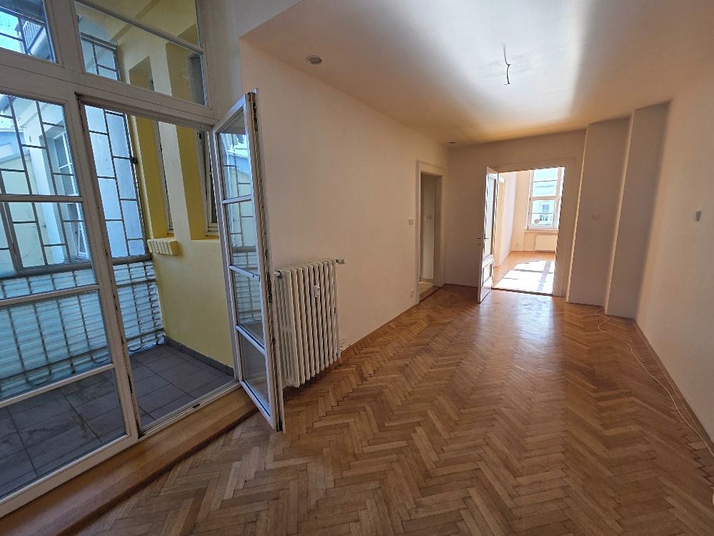 Pronájem bytu 4+1 136 m² – fotografie 3