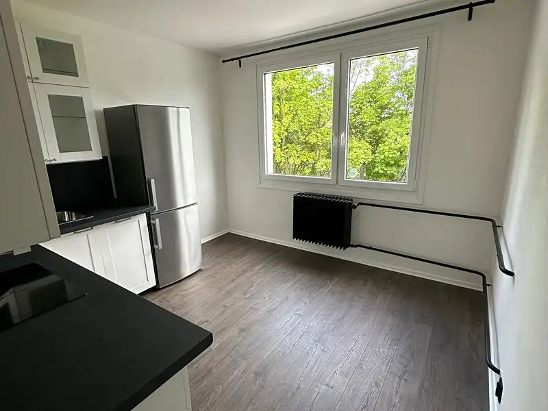 Pronájem bytu 3+1 64 m², Oselce – náhled fotky 2