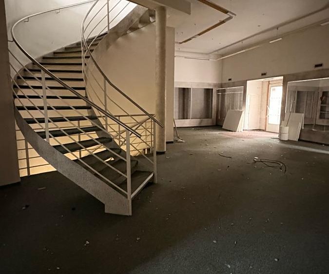 Комерційне приміщення на продаж, 300 м² (20 з 21)