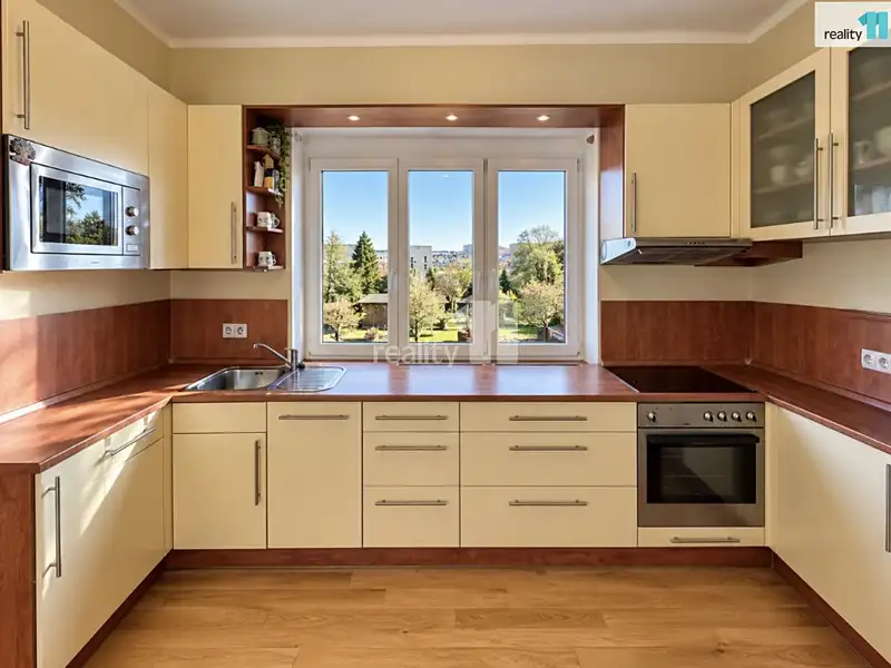 Prodej rodinného domu 140 m², pozemek 227 m², Praha – náhled fotky 3