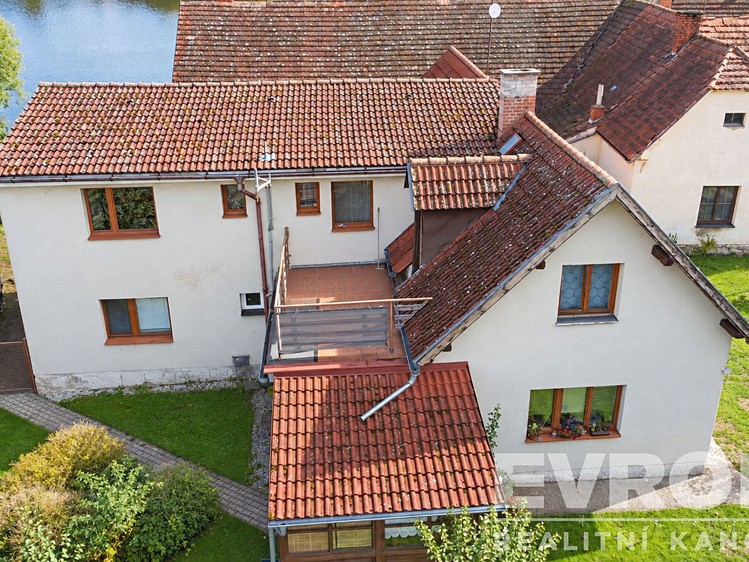 Haus zum Kauf, 205 m² (2 von 25)