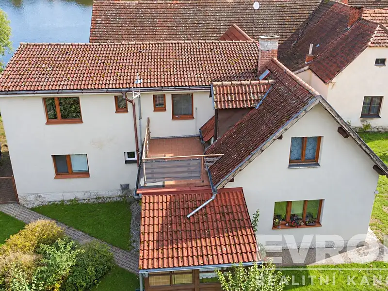 Prodej rodinného domu 205 m², pozemek 708 m², Lnáře – náhled fotky 2
