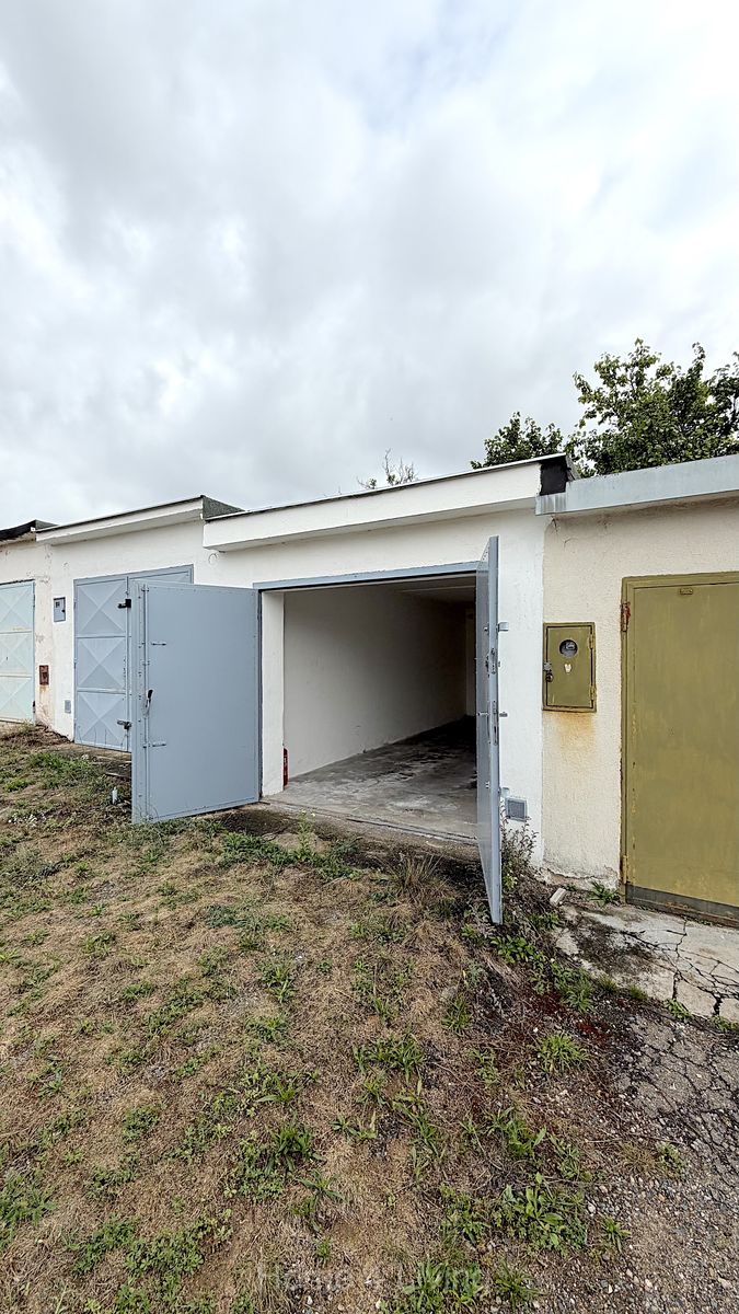 Pronájem garáže 18 m² – fotografie 2
