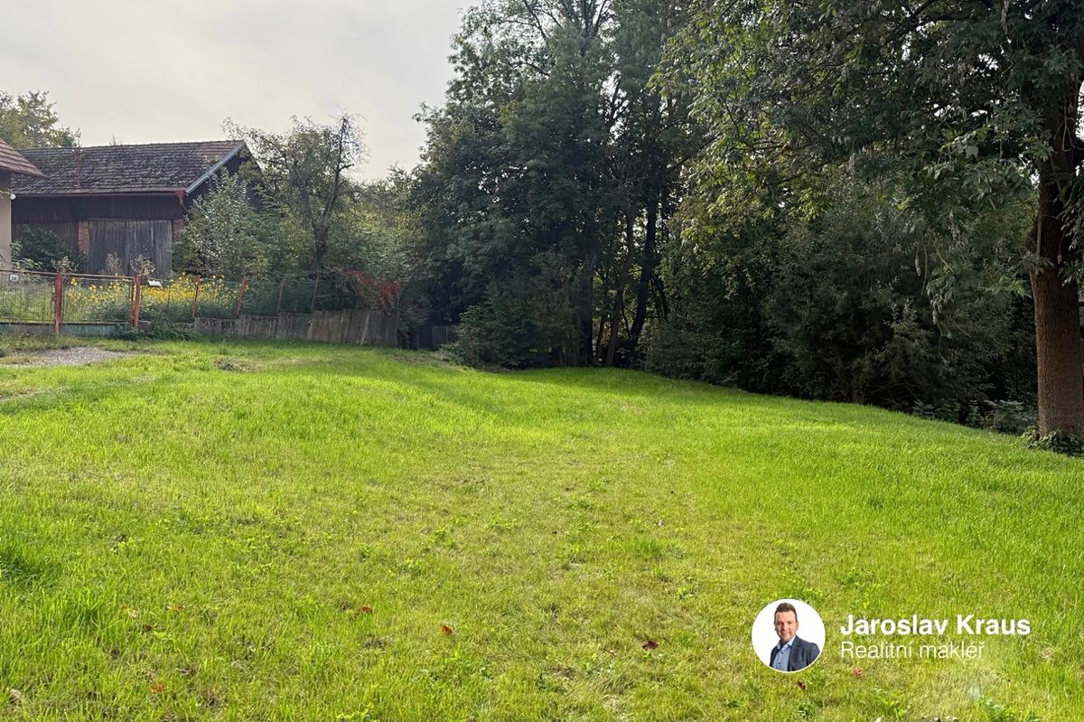 Prodej stavebního pozemku 690 m² – fotografie 4