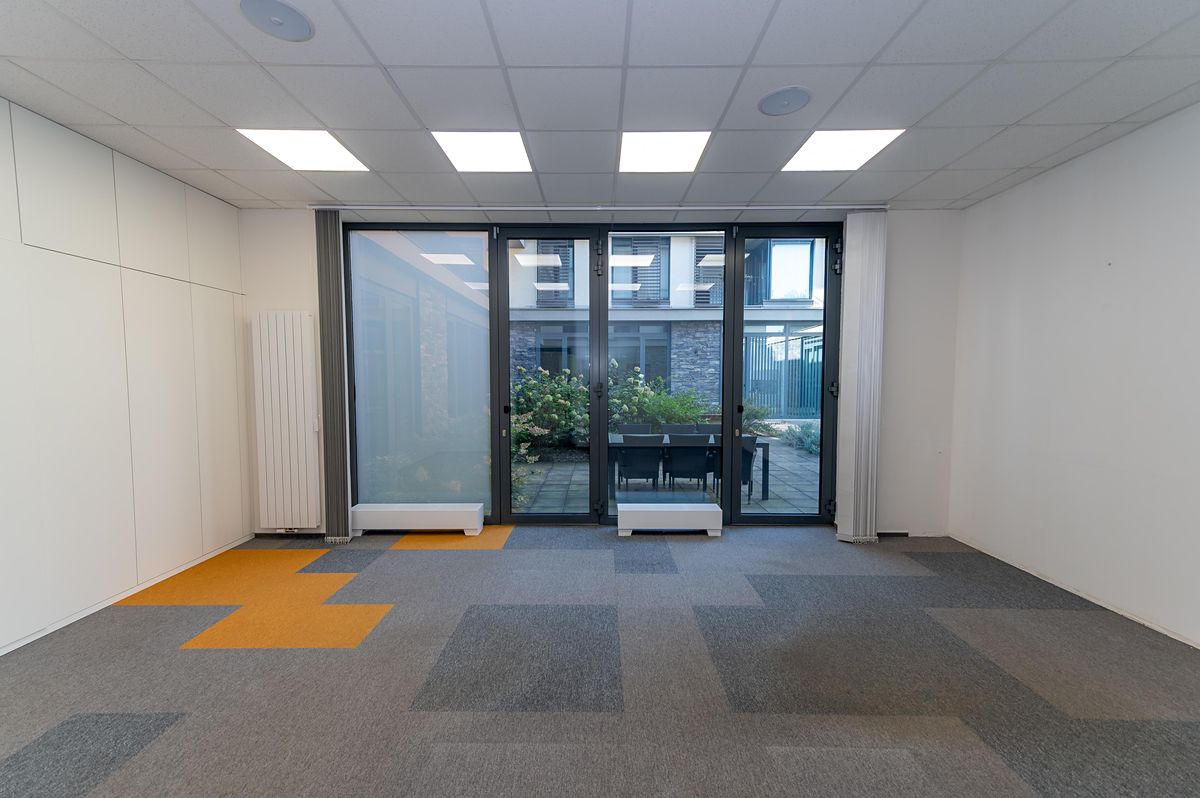 Prodej kanceláře 220 m² – fotografie 2