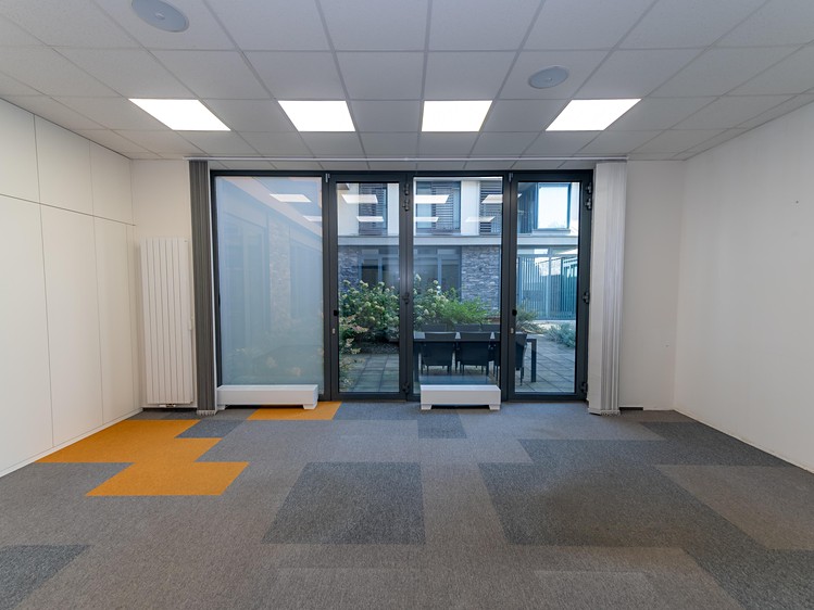 Prodej komerčního prostoru, 220 m² (2 z 23)