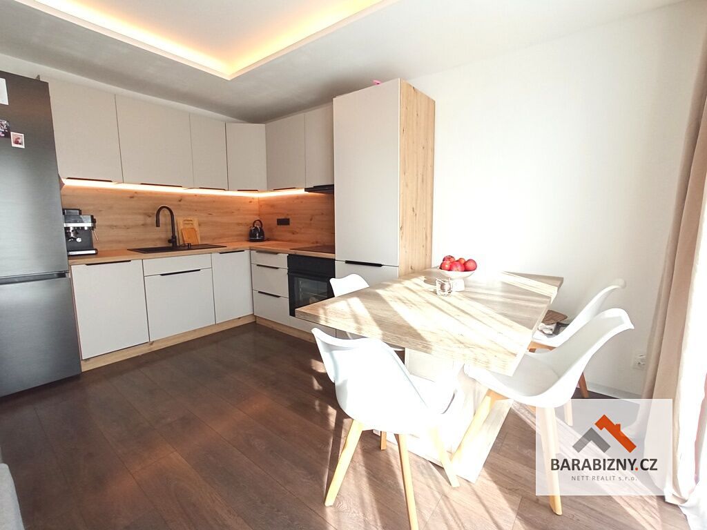 Prodej rodinného domu 58 m², pozemek 432 m² – fotografie 2