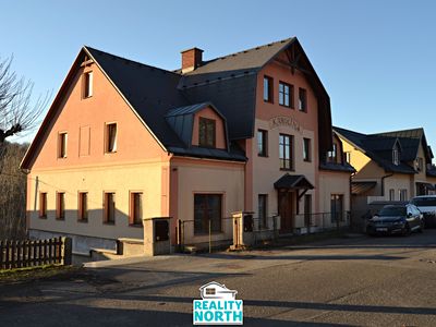 Prodej rodinného domu 690 m², pozemek 611 m²