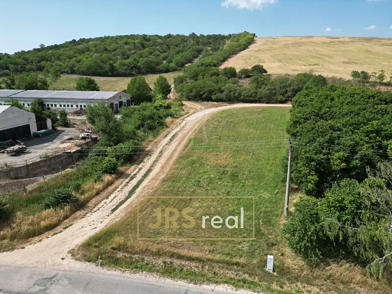 Prodej komerčního pozemku 3025 m², Boleradice – náhled fotky 2