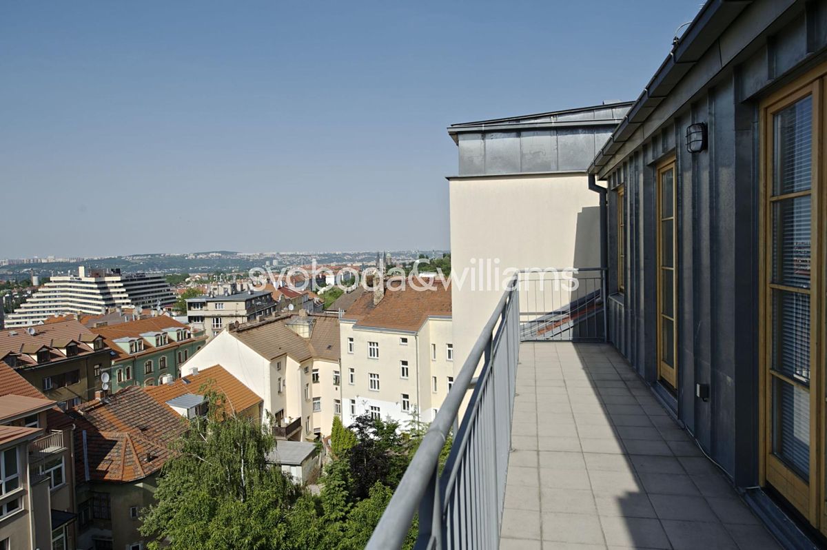 Pronájem bytu 4+kk 125 m² – fotografie 2