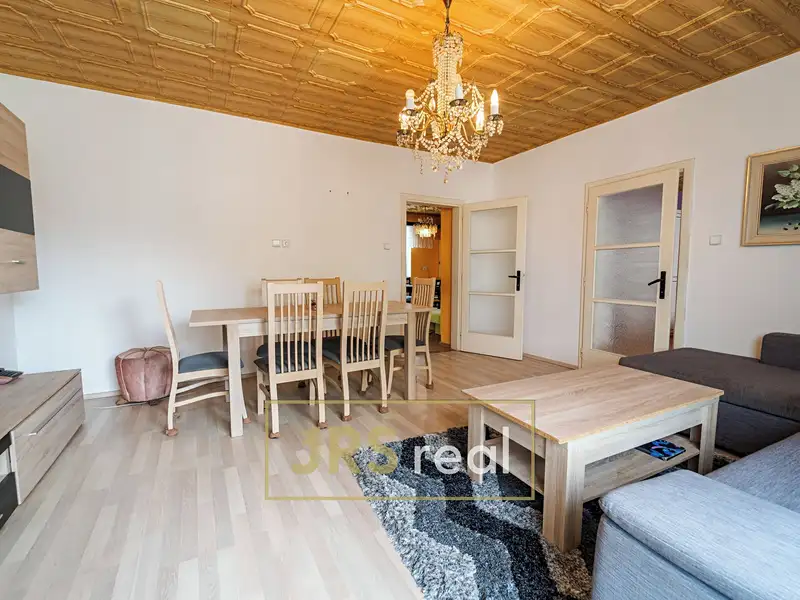 Prodej rodinného domu 220 m², pozemek 795 m², Popice – náhled fotky 2