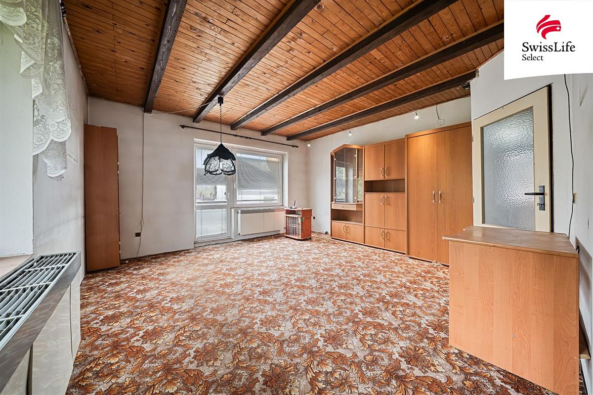 Prodej rodinného domu 216 m², pozemek 1028 m² – fotografie 4