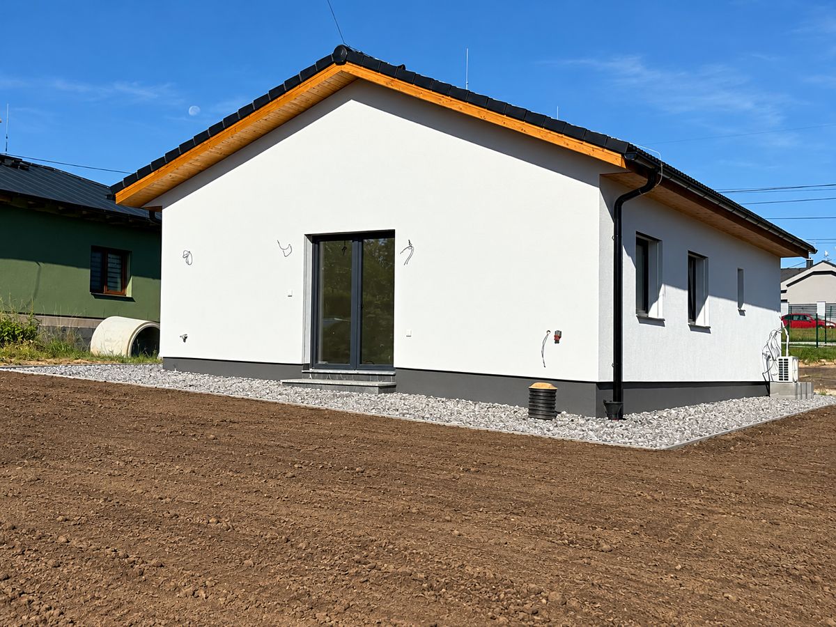 Prodej rodinného domu 77 m², pozemek 500 m² – fotografie 2