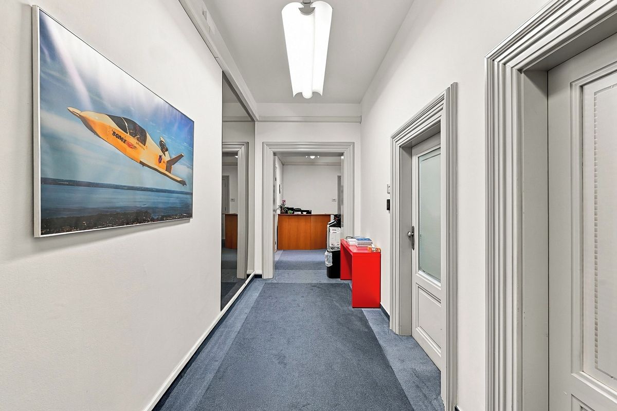 Pronájem kanceláře 1120 m² – fotografie 4