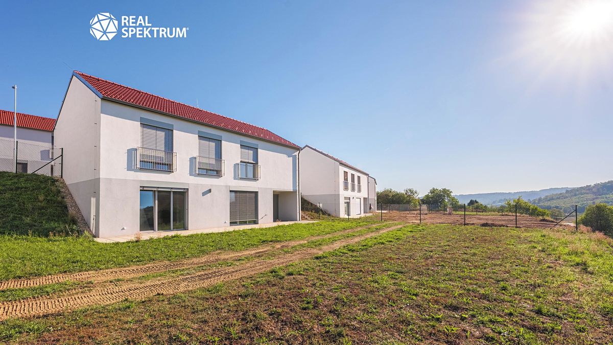 Prodej rodinného domu 163 m², pozemek 1180 m², Vohančice – fotka 1 z 3