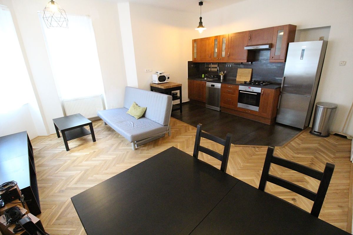 Pronájem bytu 4+kk 98 m²