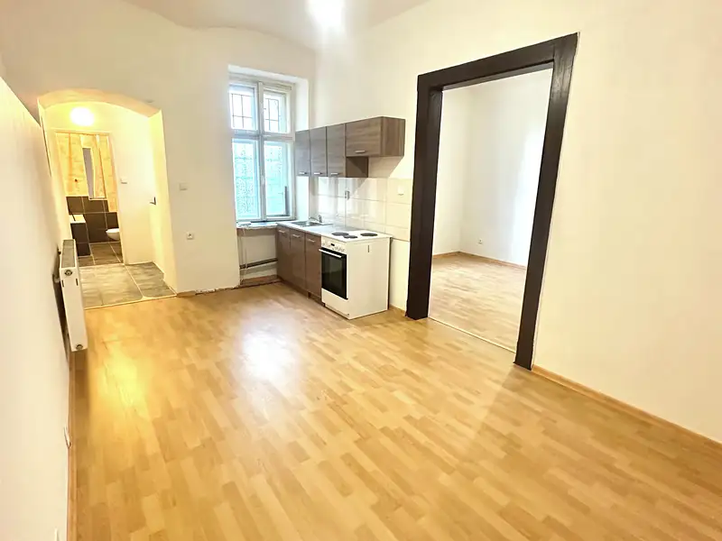 Pronájem bytu 3+1 93 m², Plzeň – náhled fotky 2