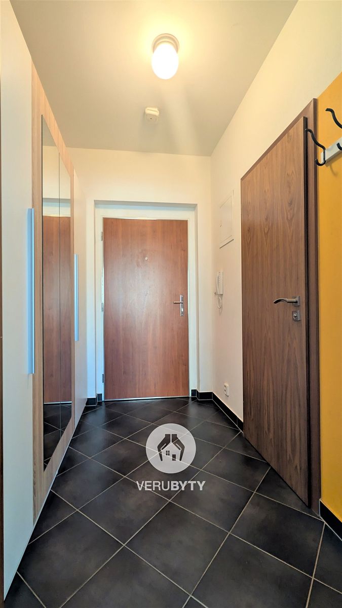 Pronájem bytu 1+kk 34 m² – fotografie 4