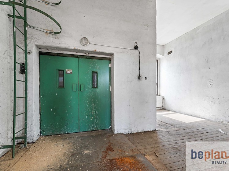 Prodej komerčního prostoru, 7 660 m² (16 z 26)
