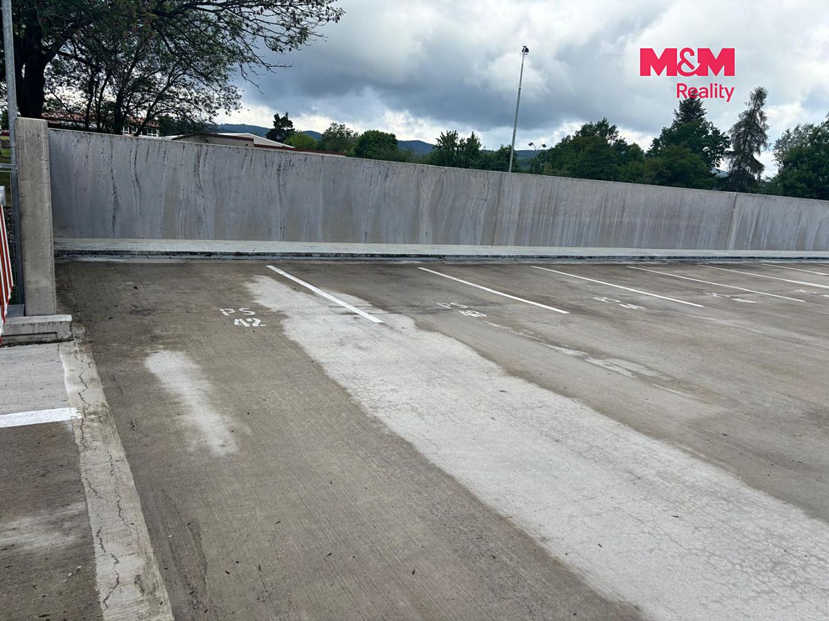 Pronájem garážového stání 13 m² – fotografie 3