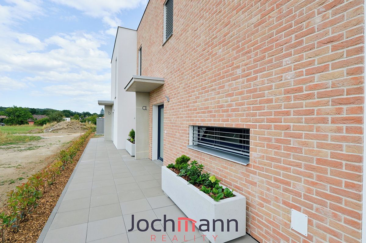 Pronájem rodinného domu 120 m², pozemek 300 m² – fotografie 3