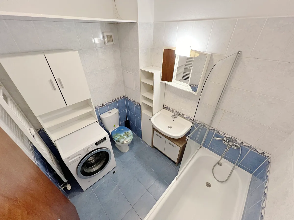 Pronájem bytu 2+kk 50 m² — fotografie 3