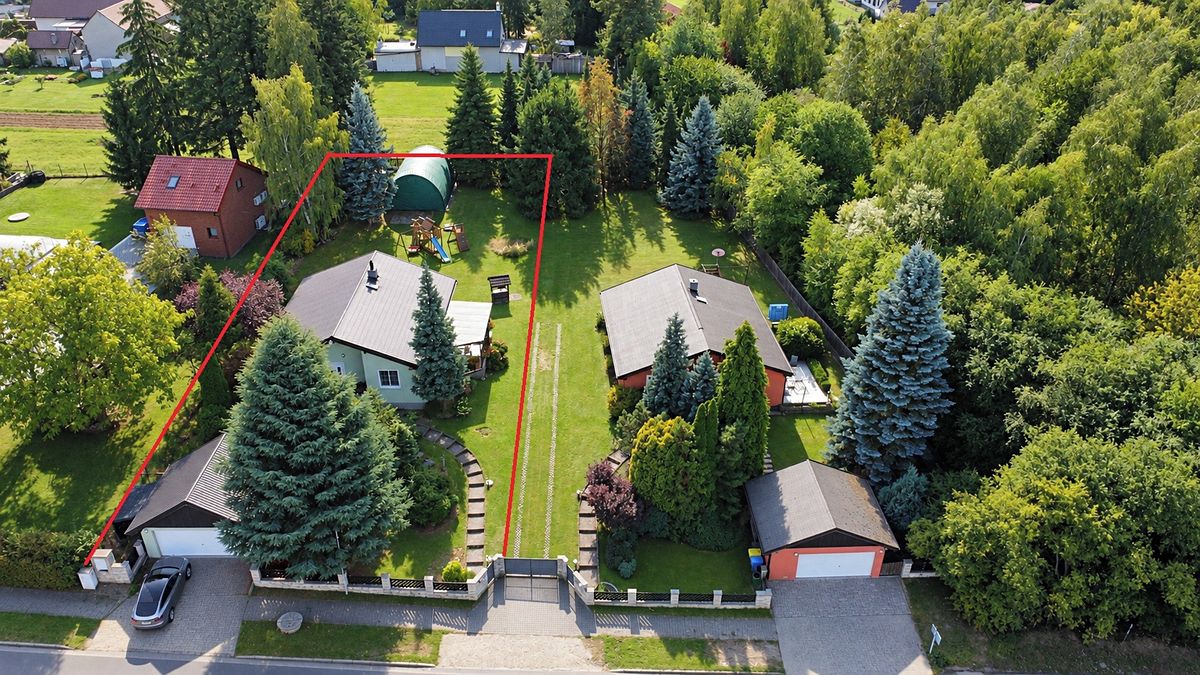 Prodej rodinného domu 140 m², pozemek 1370 m² – fotografie 2