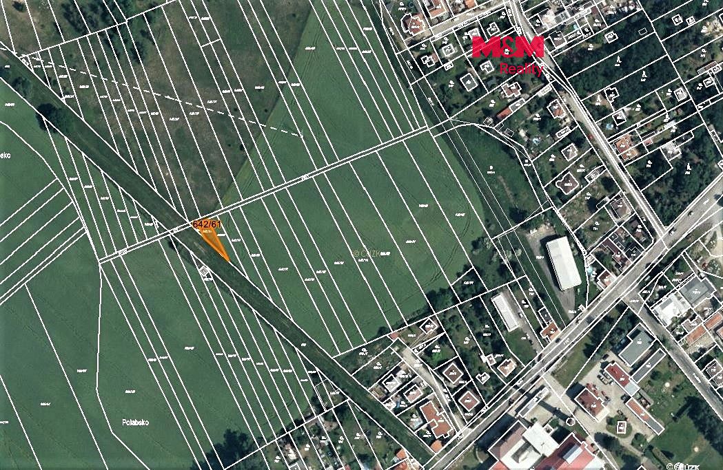 Prodej pole 105 m², Káraný – fotka 1 z 3