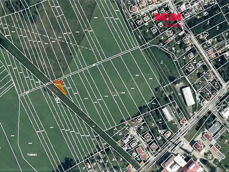 Prodej pole 105 m², Káraný – náhled fotky 1