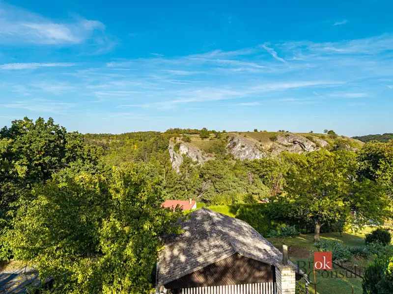 Prodej stavebního pozemku 587 m², Praha – náhled fotky 2