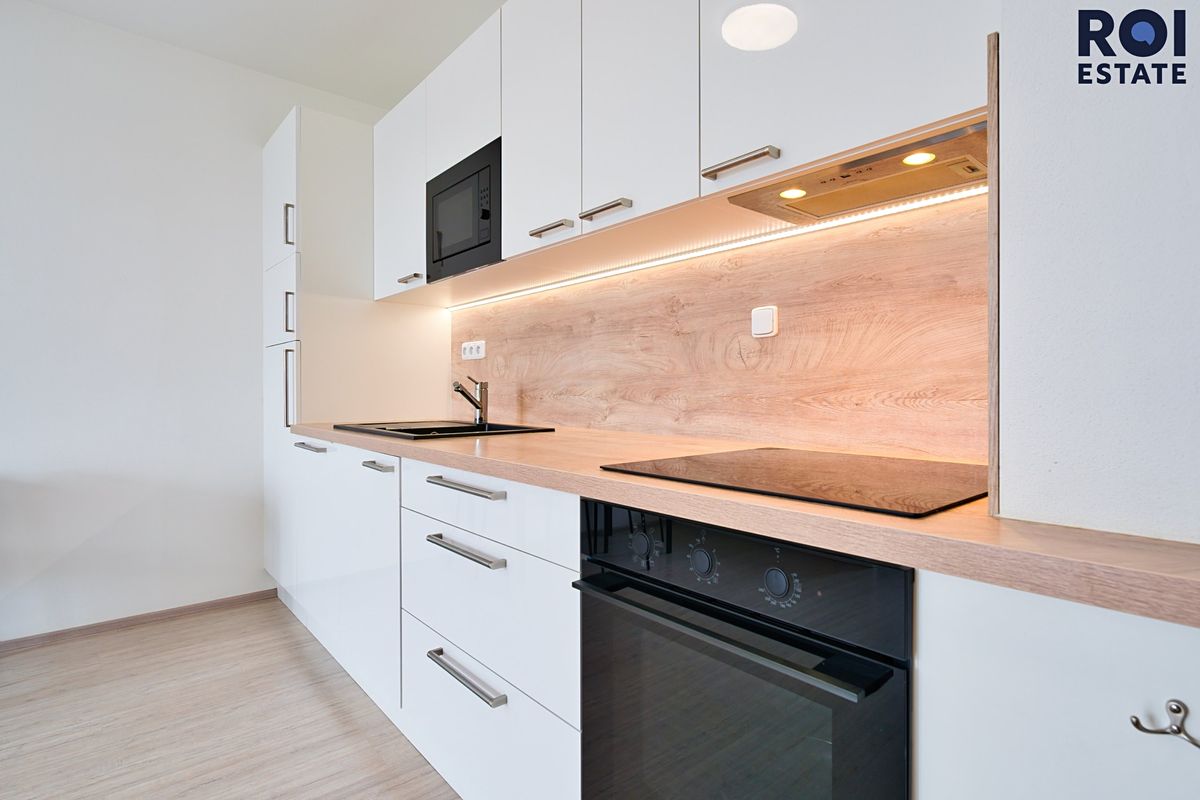 Pronájem bytu 1+kk 30 m² – fotografie 4