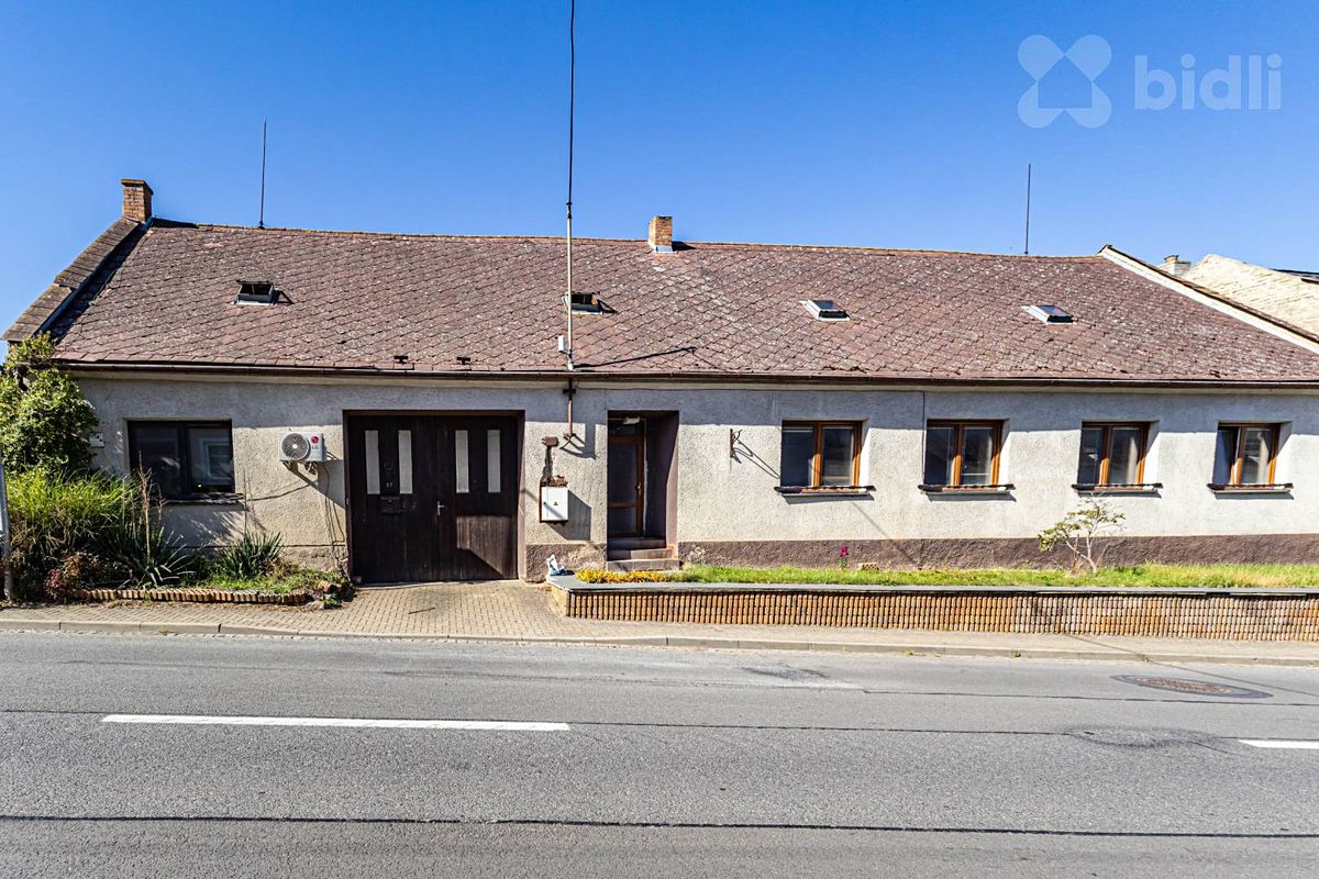 Prodej rodinného domu 205 m², pozemek 5276 m²